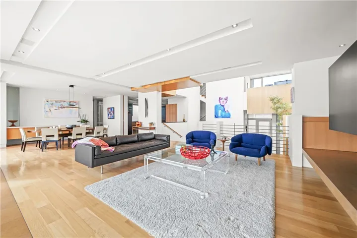 5490 E The Toledo, Long Beach, California 90803