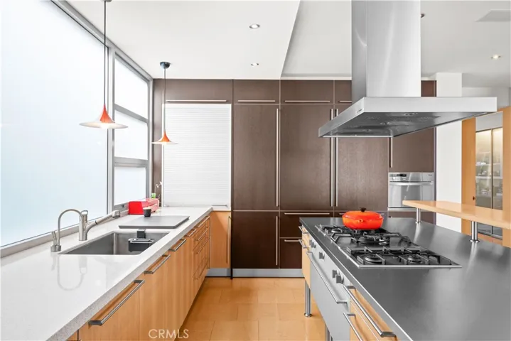 5490 E The Toledo, Long Beach, California 90803