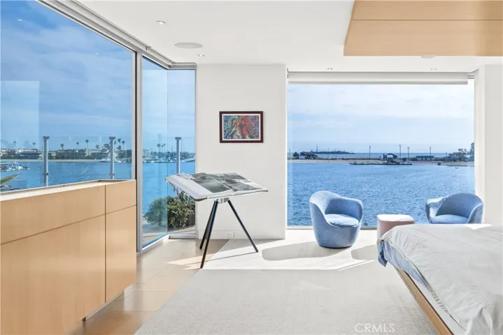 5490 E The Toledo, Long Beach, California 90803
