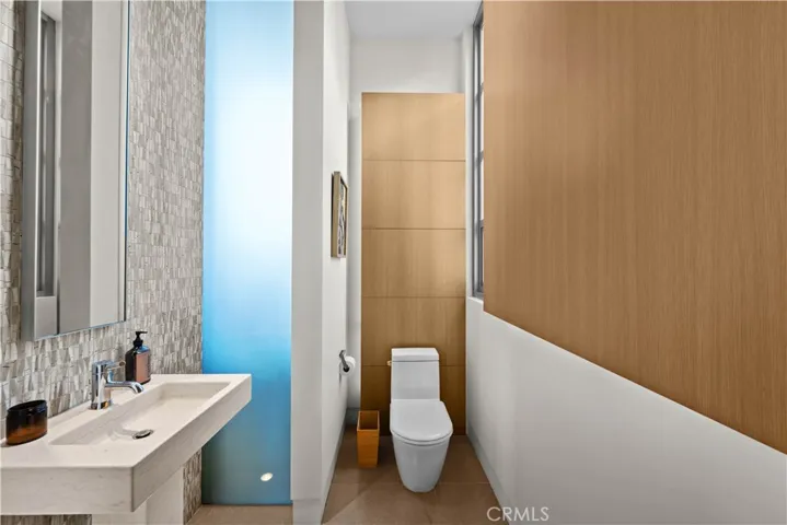 5490 E The Toledo, Long Beach, California 90803