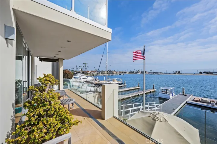 5490 E The Toledo, Long Beach, California 90803