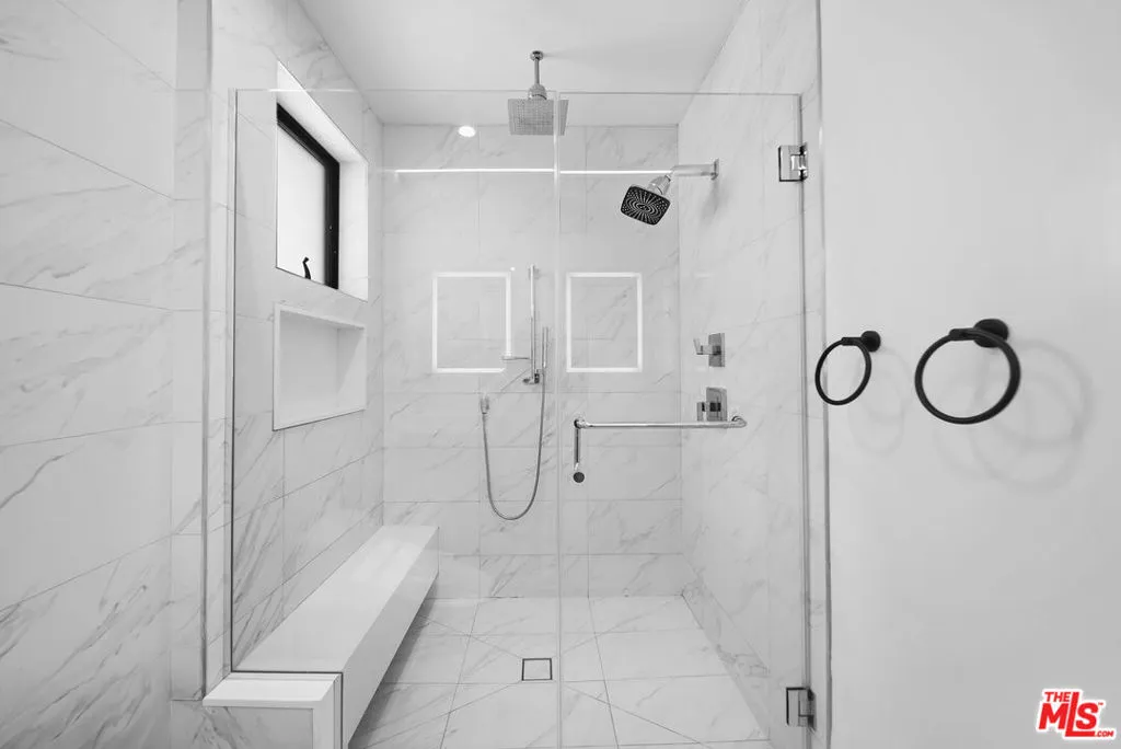 733 N Gramercy Place, Los Angeles, California 90038 home-pic-19