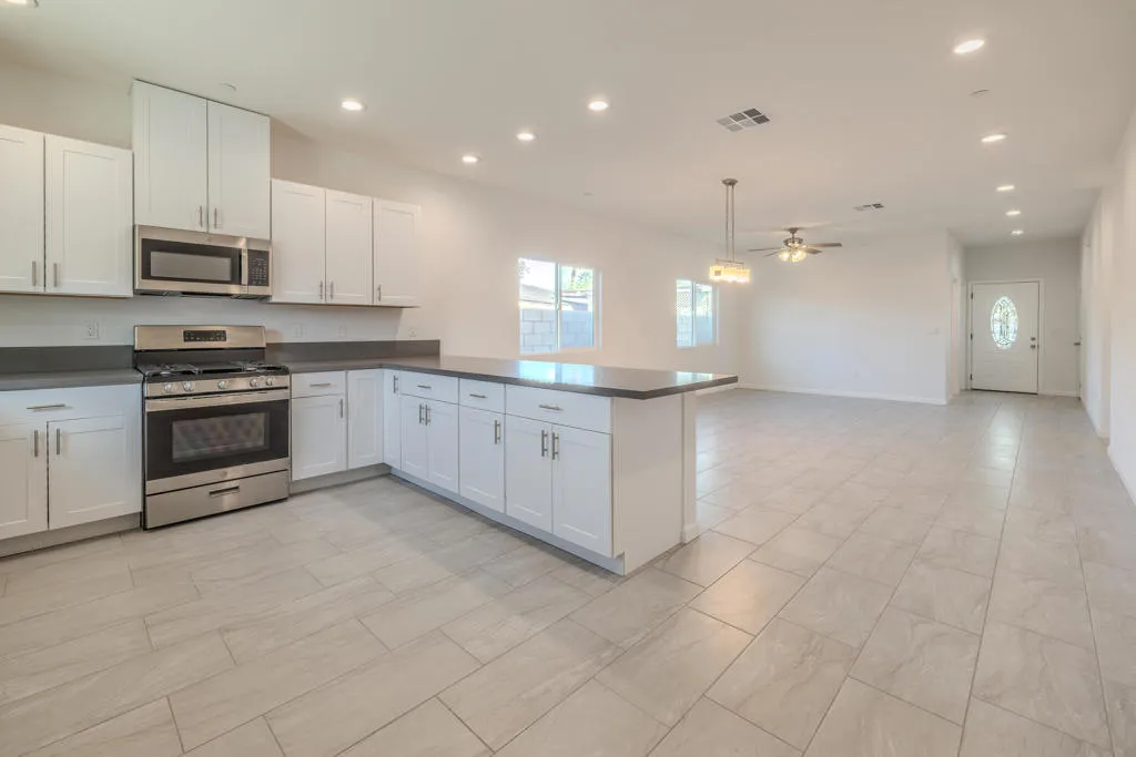 32285 Pueblo Trail, Cathedral City, California 92234 home-pic-6