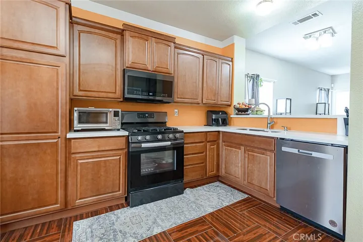 1017 East Avenue, Gustine, California 95322