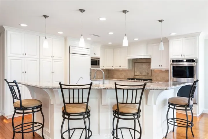 30347 Via Canada, Temecula, California 92592