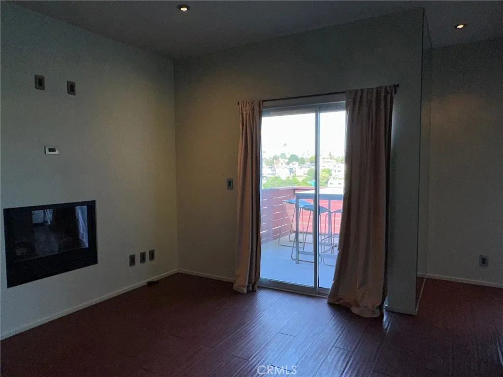 1419 Angelus Avenue, Los Angeles, California 90026 home-pic-13