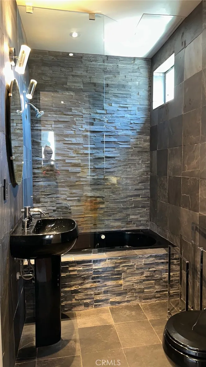 1419 Angelus Avenue, Los Angeles, California 90026 home-pic-12