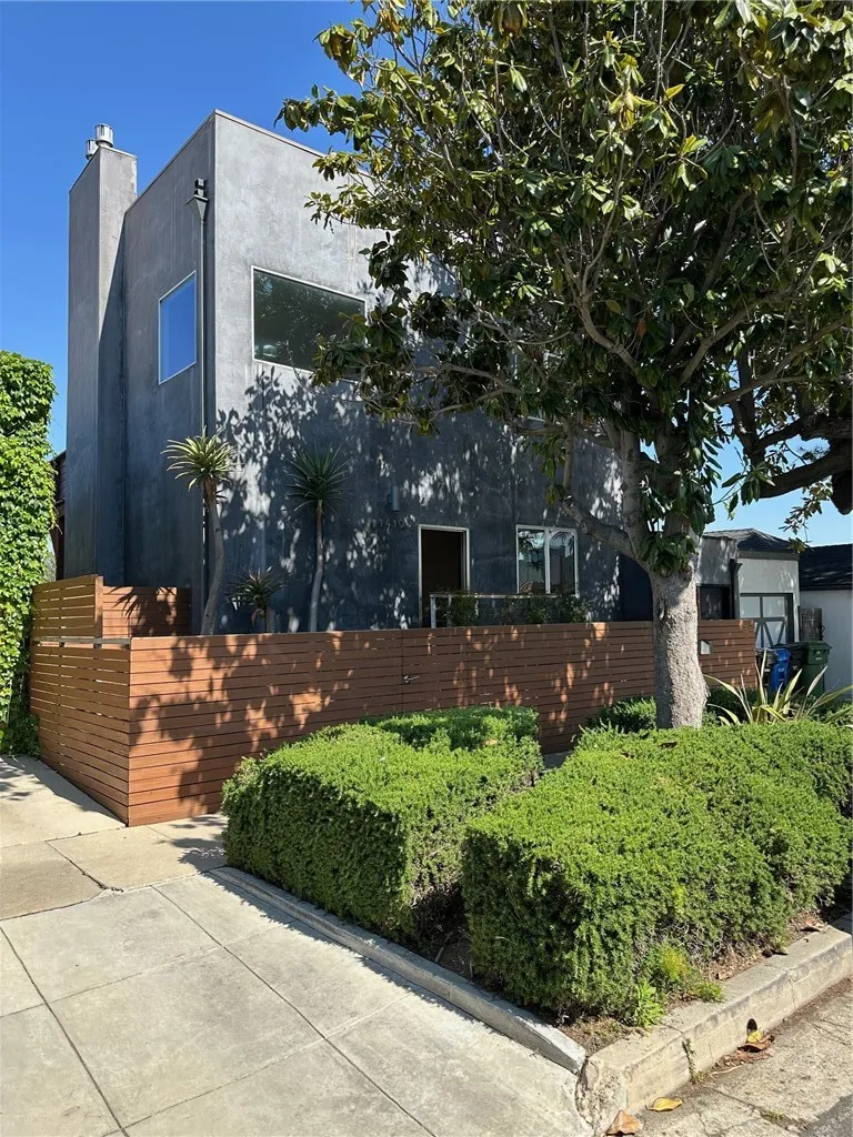 1419 Angelus Avenue, Los Angeles, California 90026 home-pic-0