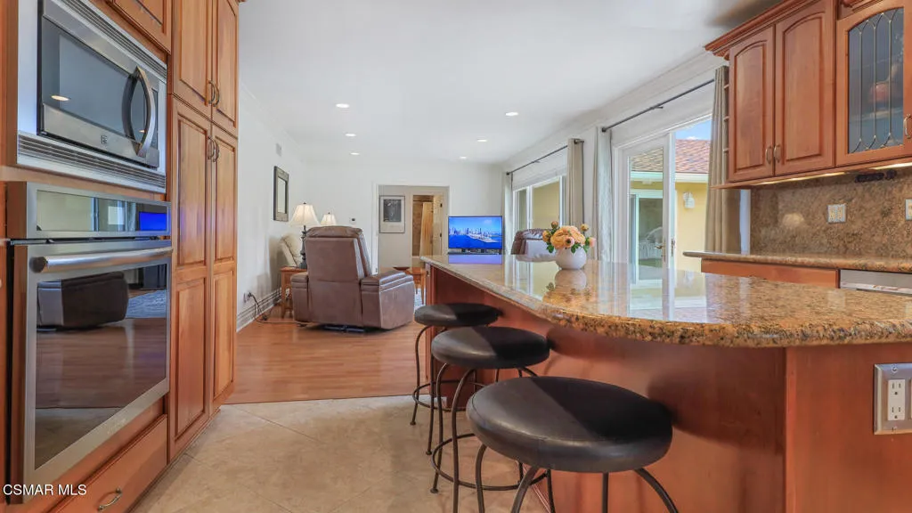 876 Emerson Street, Thousand Oaks, California 91362 home-pic-9