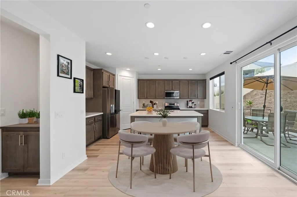 32182 Penstemon Way, Temecula, California 92591 home-pic-5