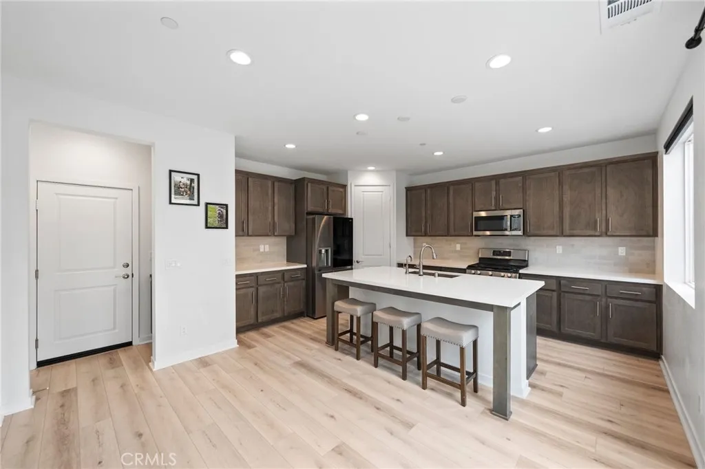 32182 Penstemon Way, Temecula, California 92591 home-pic-2