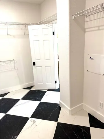 Walk-in Closet