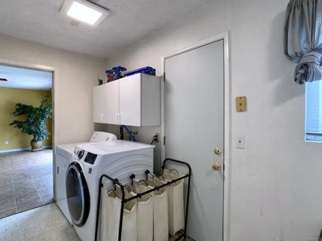 9884 Settle Road, Santee, California 92071