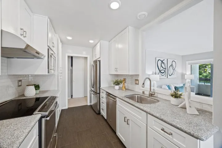 1456 San Carlos Avenue 202, San Carlos, California 94070