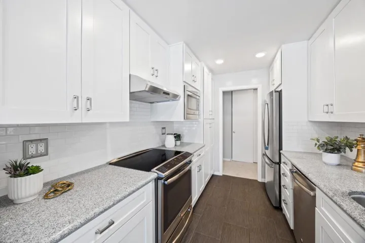 1456 San Carlos Avenue 202, San Carlos, California 94070