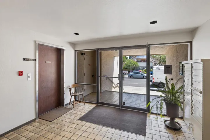 1456 San Carlos Avenue 202, San Carlos, California 94070