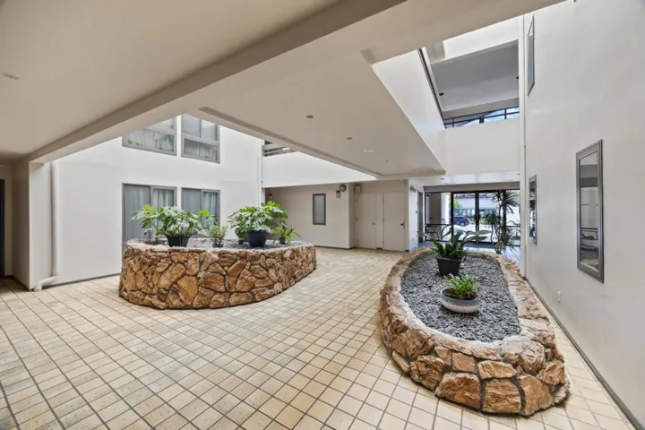 1456 San Carlos Avenue 202, San Carlos, California 94070