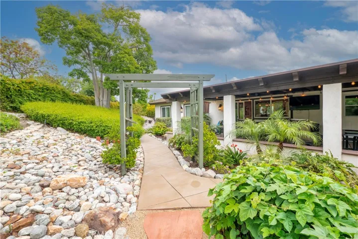 5912 Via Serena, Rancho Cucamonga, California 91701