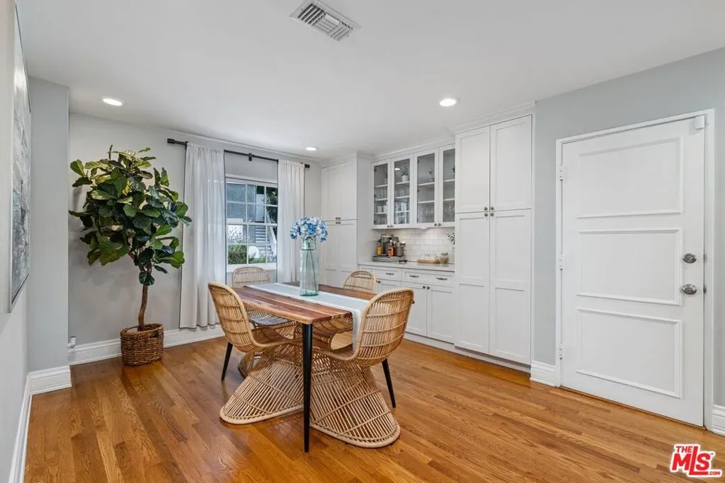 15257 Encanto Drive, Sherman Oaks, California 91403 home-pic-8