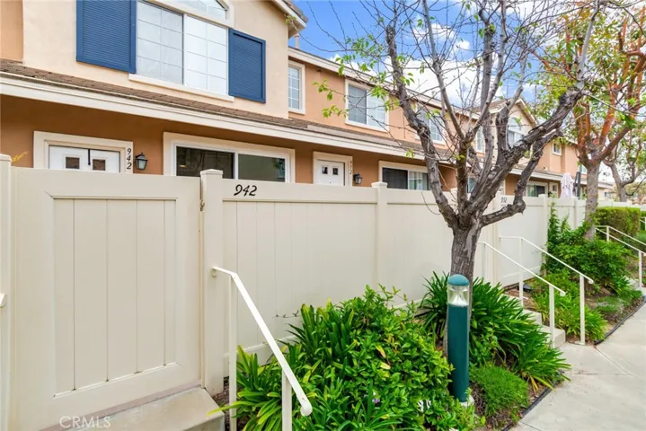 942 S Ogden Court, Anaheim Hills, California 92808