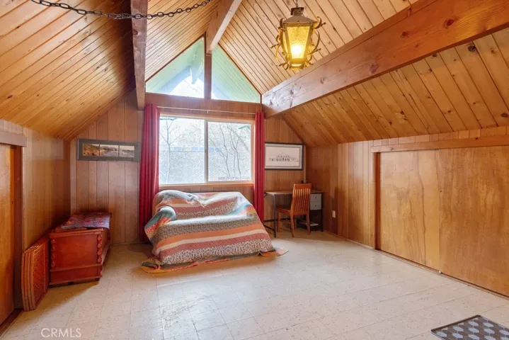 1050 Golden Rule Lane, Lake Arrowhead, California 92352