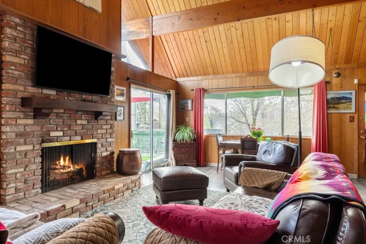1050 Golden Rule Lane, Lake Arrowhead, California 92352
