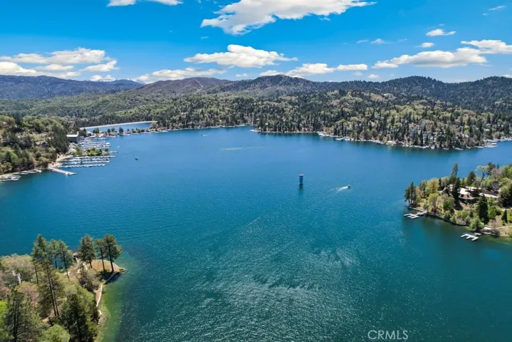 1050 Golden Rule Lane, Lake Arrowhead, California 92352