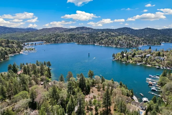 1050 Golden Rule Lane, Lake Arrowhead, California 92352