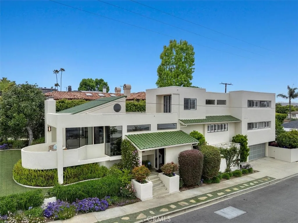 1467 18th Street, Manhattan Beach, California 90266, 4 Bedrooms Bedrooms, ,4 BathroomsBathrooms,Residential,For Sale,18th,SB25086571