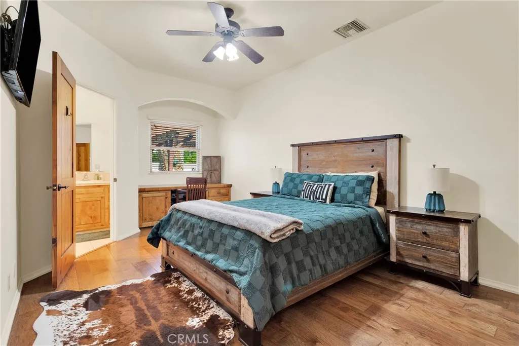 31024 Rabbit Springs Road, Lucerne Valley, California 92356 home-pic-28