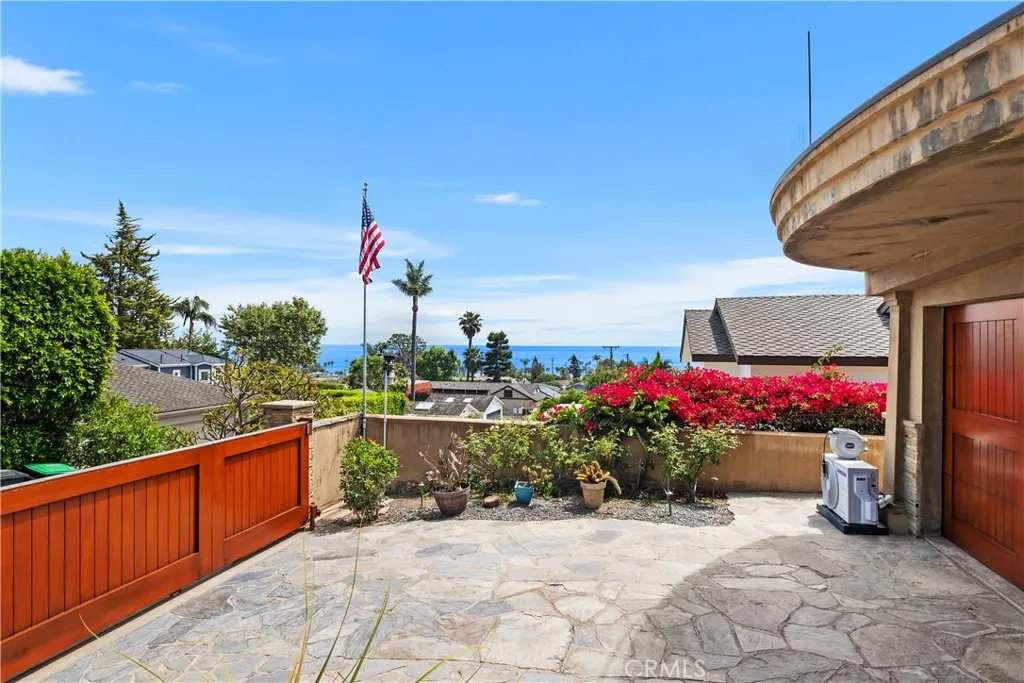 535 High Dr, Laguna Beach, California 92651 home-pic-35