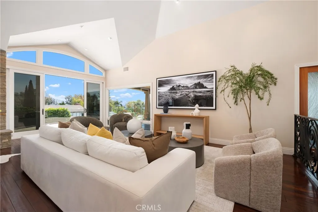 535 High Dr, Laguna Beach, California 92651 home-pic-2