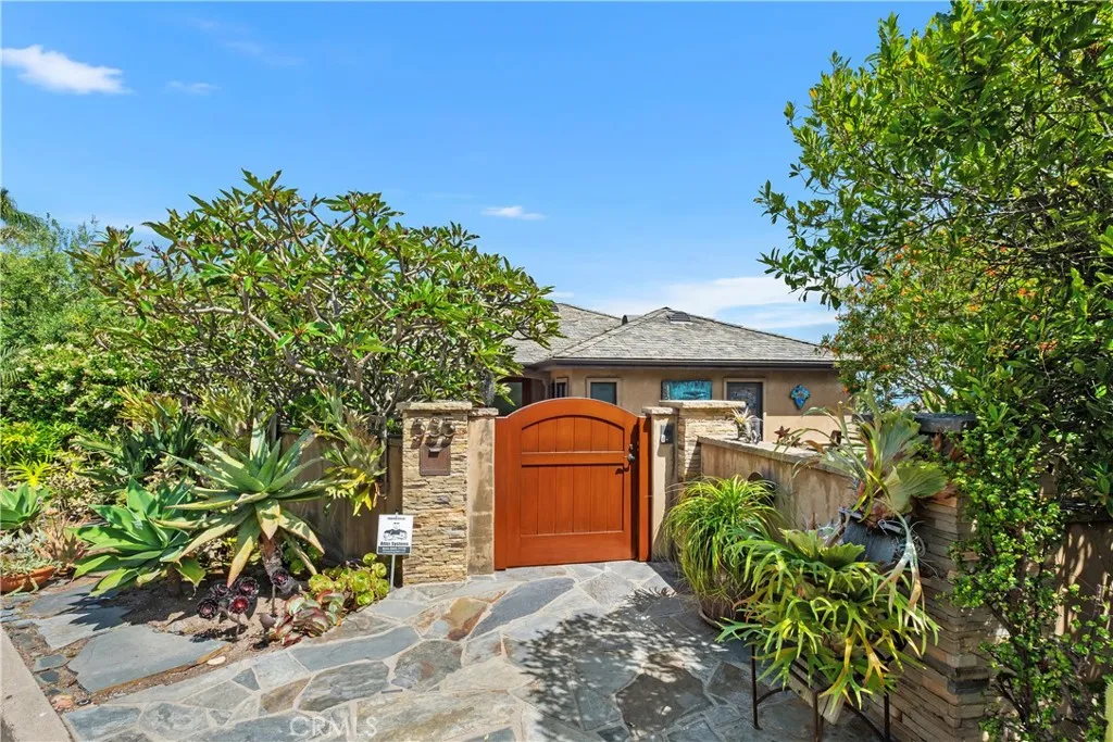 535 High Dr, Laguna Beach, California 92651 home-pic-7