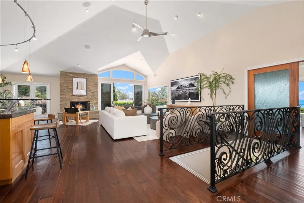 535 High Dr, Laguna Beach, California 92651 home-pic-10