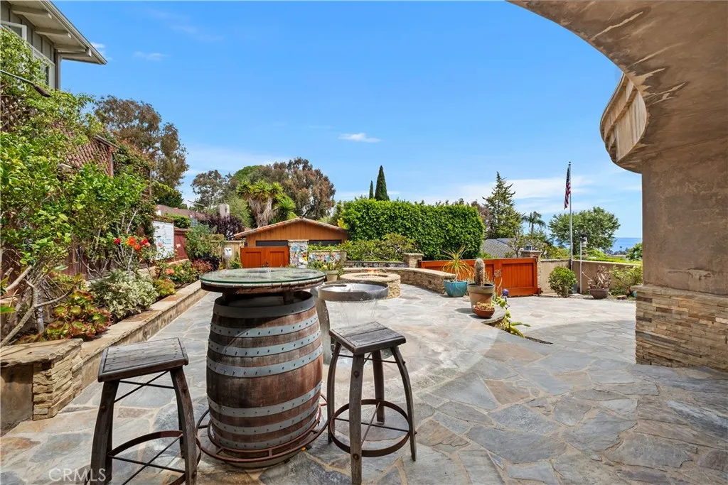 535 High Dr, Laguna Beach, California 92651 home-pic-31