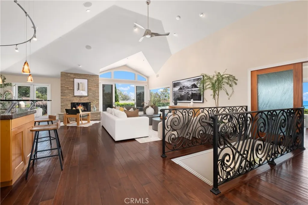 535 High Dr, Laguna Beach, California 92651 home-pic-12