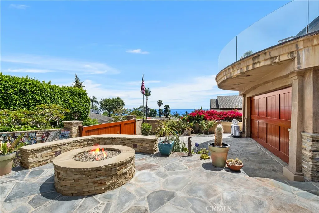 535 High Dr, Laguna Beach, California 92651 home-pic-32