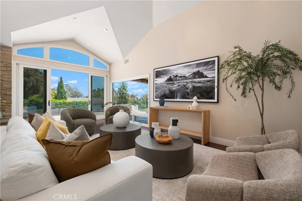 535 High Dr, Laguna Beach, California 92651 home-pic-11