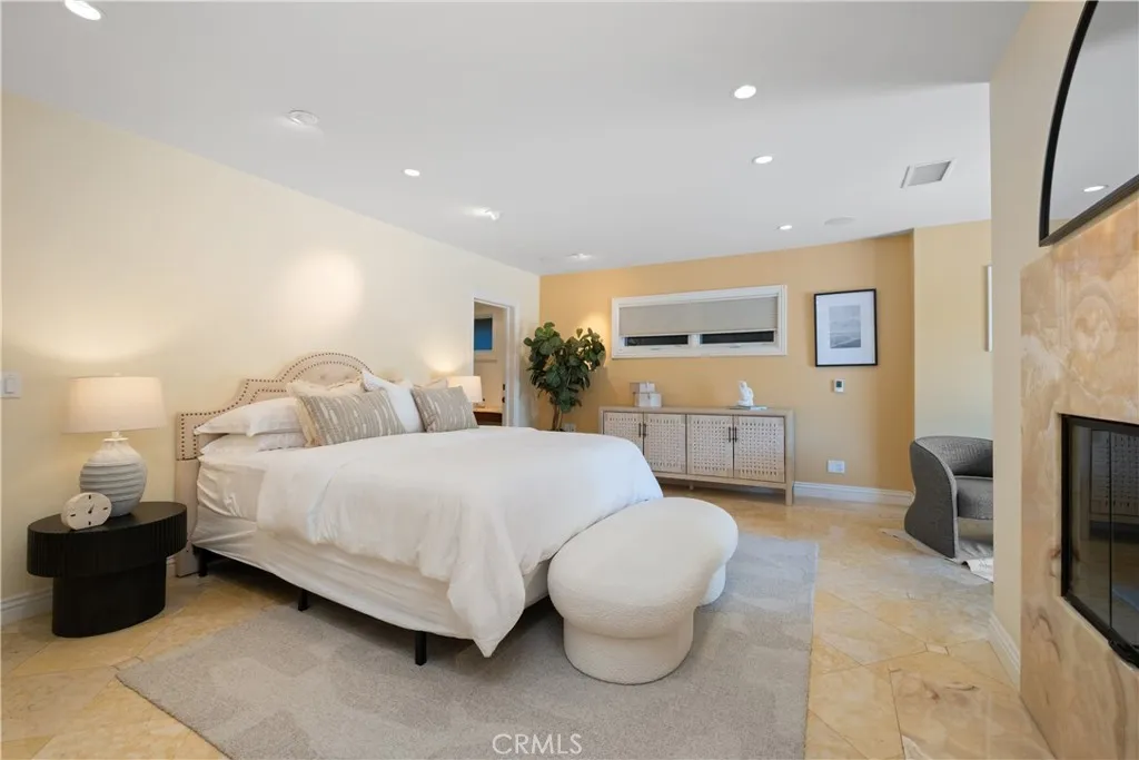 535 High Dr, Laguna Beach, California 92651 home-pic-24