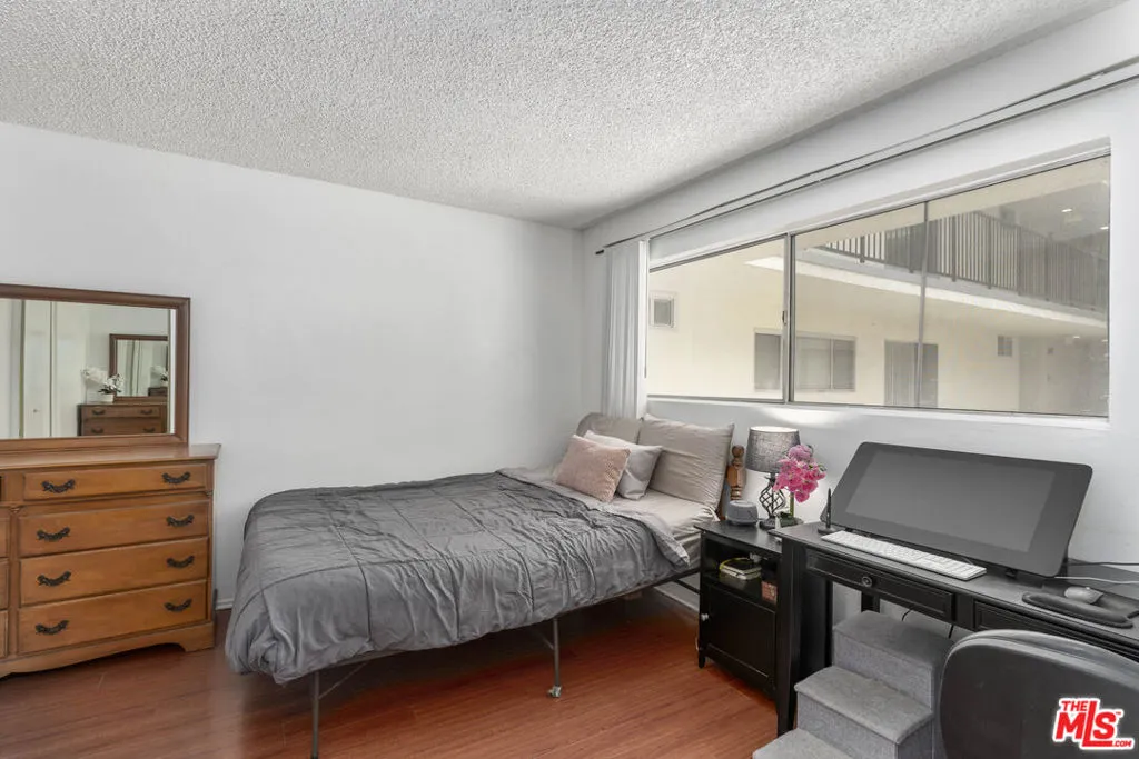 3734 S Canfield Avenue 109, Los Angeles, California 90034 home-pic-11