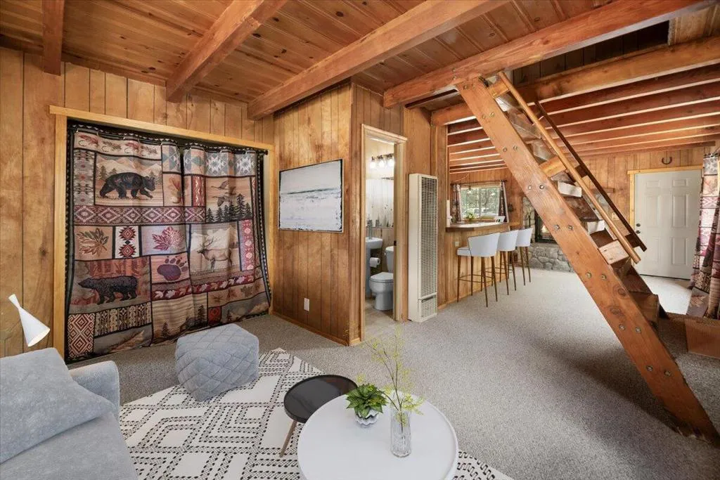 927 W Fairway Boulevard, Big Bear, California 92314 home-pic-10