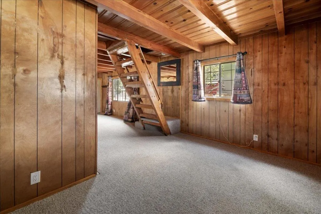 927 W Fairway Boulevard, Big Bear, California 92314 home-pic-12
