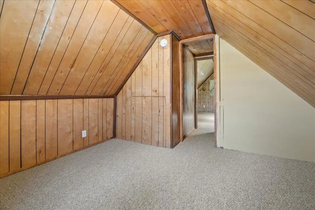 927 W Fairway Boulevard, Big Bear, California 92314 home-pic-17