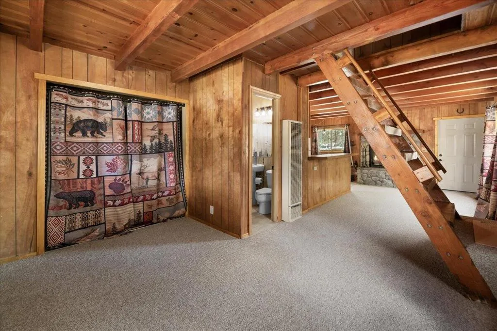 927 W Fairway Boulevard, Big Bear, California 92314 home-pic-11