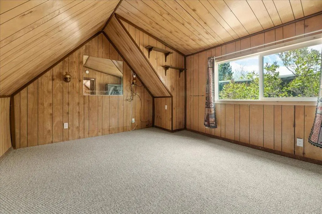 927 W Fairway Boulevard, Big Bear, California 92314 home-pic-19