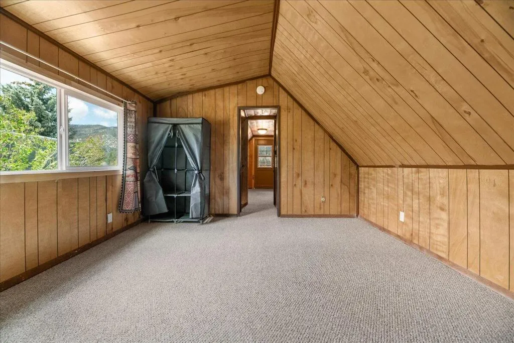 927 W Fairway Boulevard, Big Bear, California 92314 home-pic-21