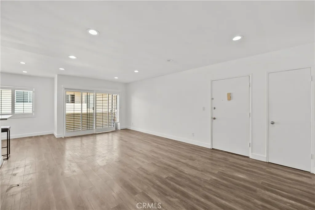 5328 Newcastle Avenue 58, Encino, California 91316 home-pic-0
