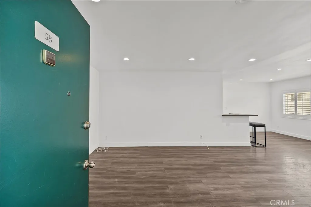 5328 Newcastle Avenue 58, Encino, California 91316 home-pic-1