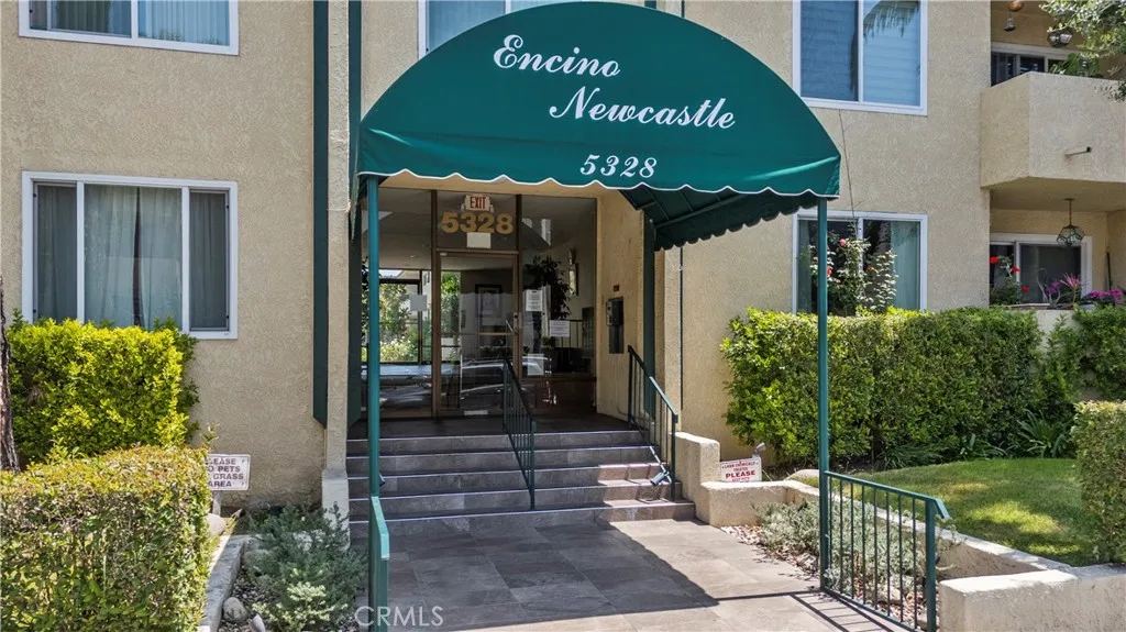 5328 Newcastle Avenue 58, Encino, California 91316 home-pic-18