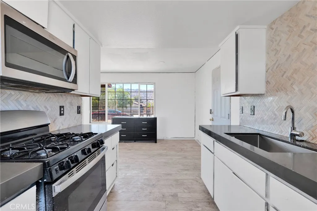 71854 El Paseo Drive, 29 Palms, California 92277 home-pic-11